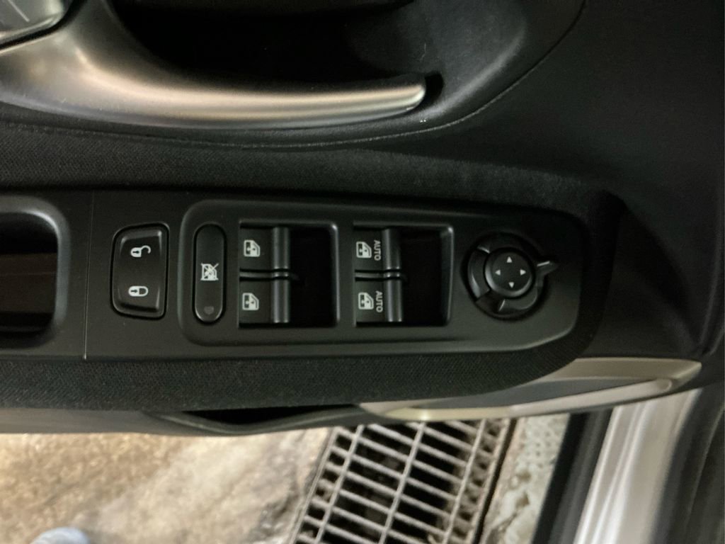 2015 Jeep Renegade Latitude photo 19