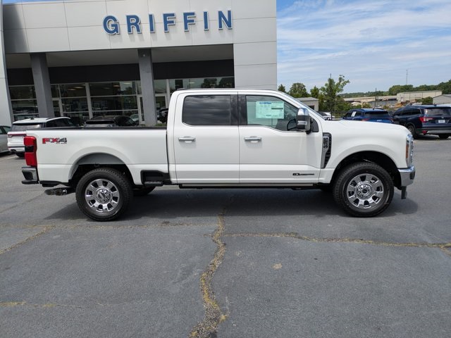 2025 Ford F-250 Lariat photo 3