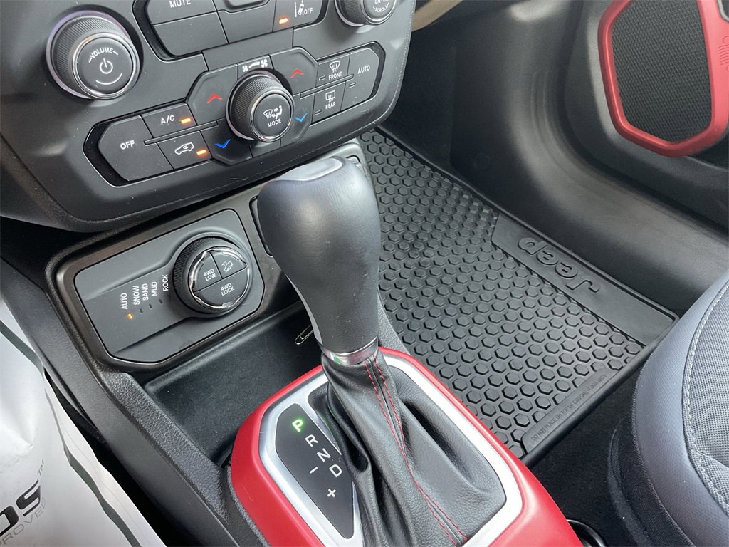 2022 Jeep Renegade Trailhawk photo 21