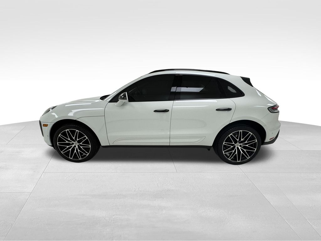 2024 Porsche Macan Base photo 4