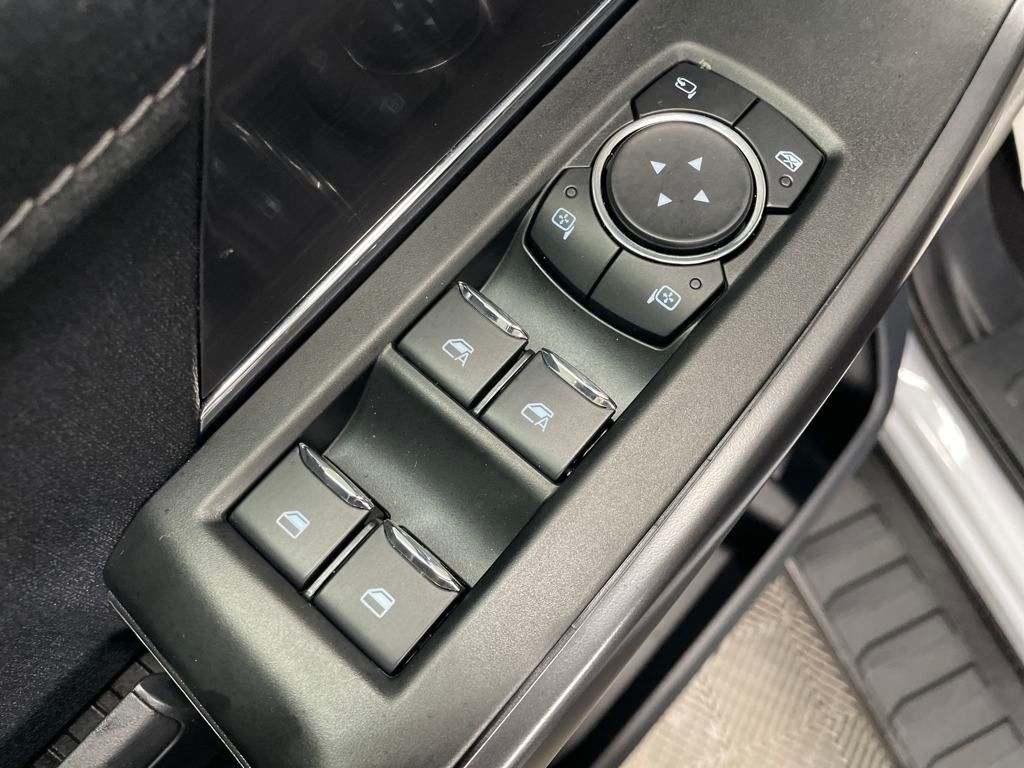 2025 Ford F-150 Lariat photo 13
