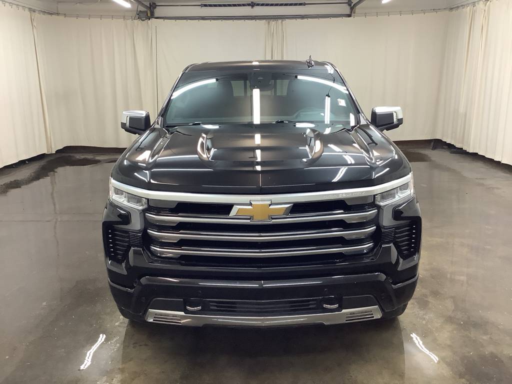 2023 Chevrolet Silverado 1500 High Country photo 2