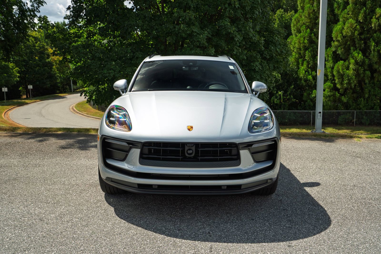 2023 Porsche Macan Base photo 10