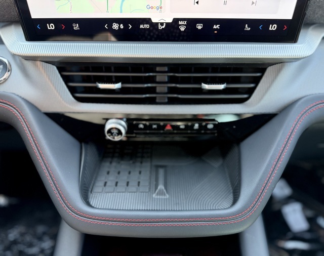 2025 Ford Explorer ST photo 25