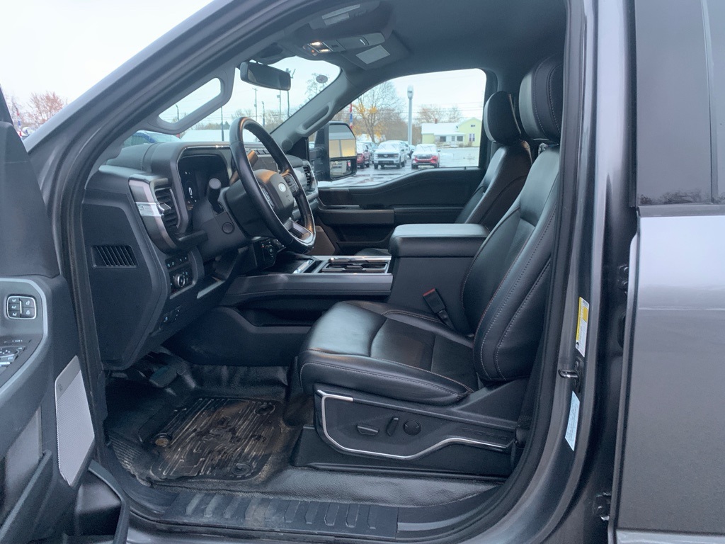 2024 Ford F-250 Lariat photo 2