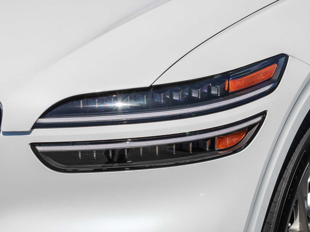 2026 Genesis GV70 2.5T Advanced photo 3