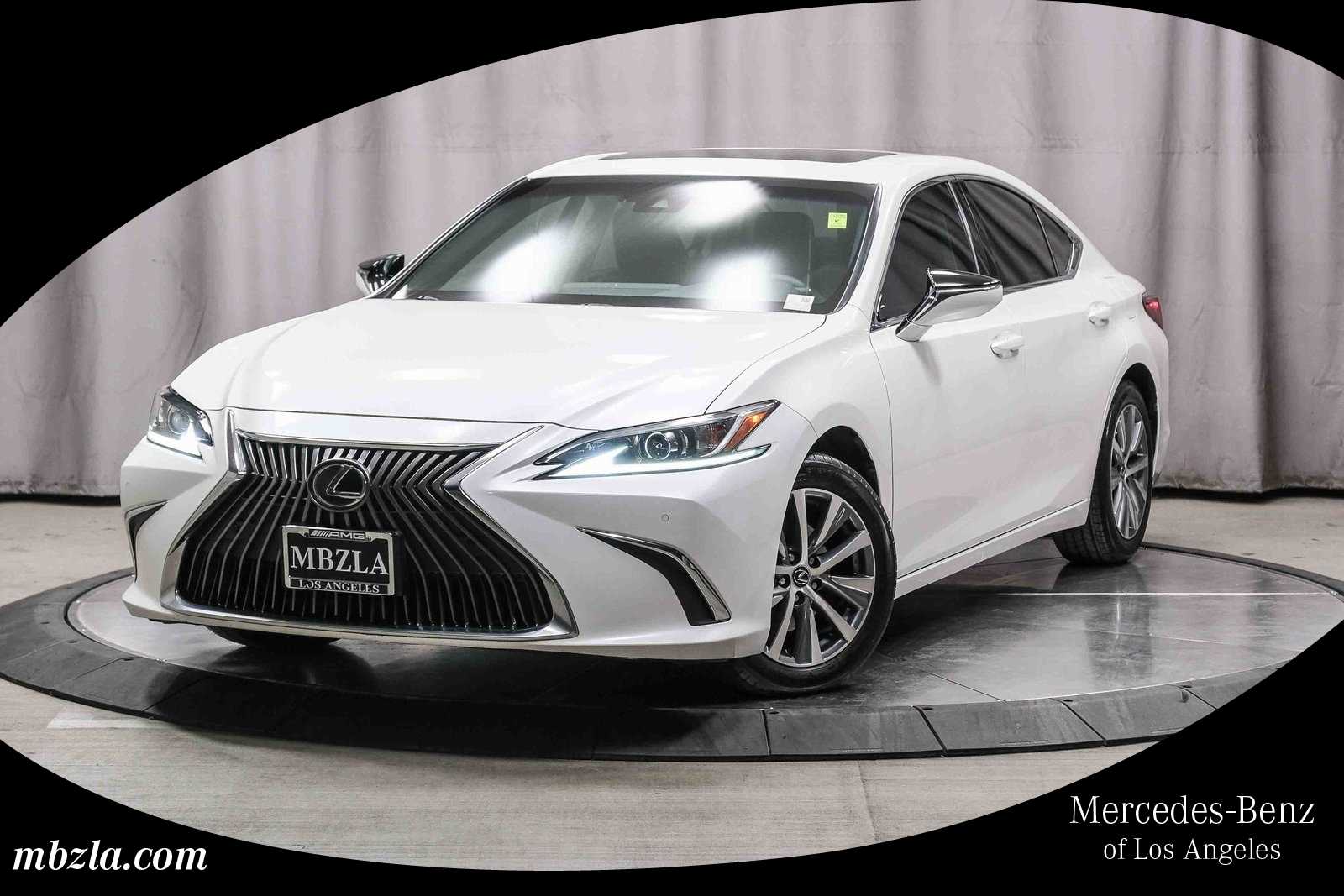 2019 Lexus ES 350's photo