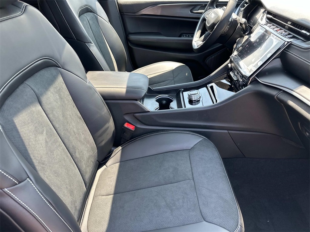 2025 Jeep Grand Cherokee Altitude X photo 9