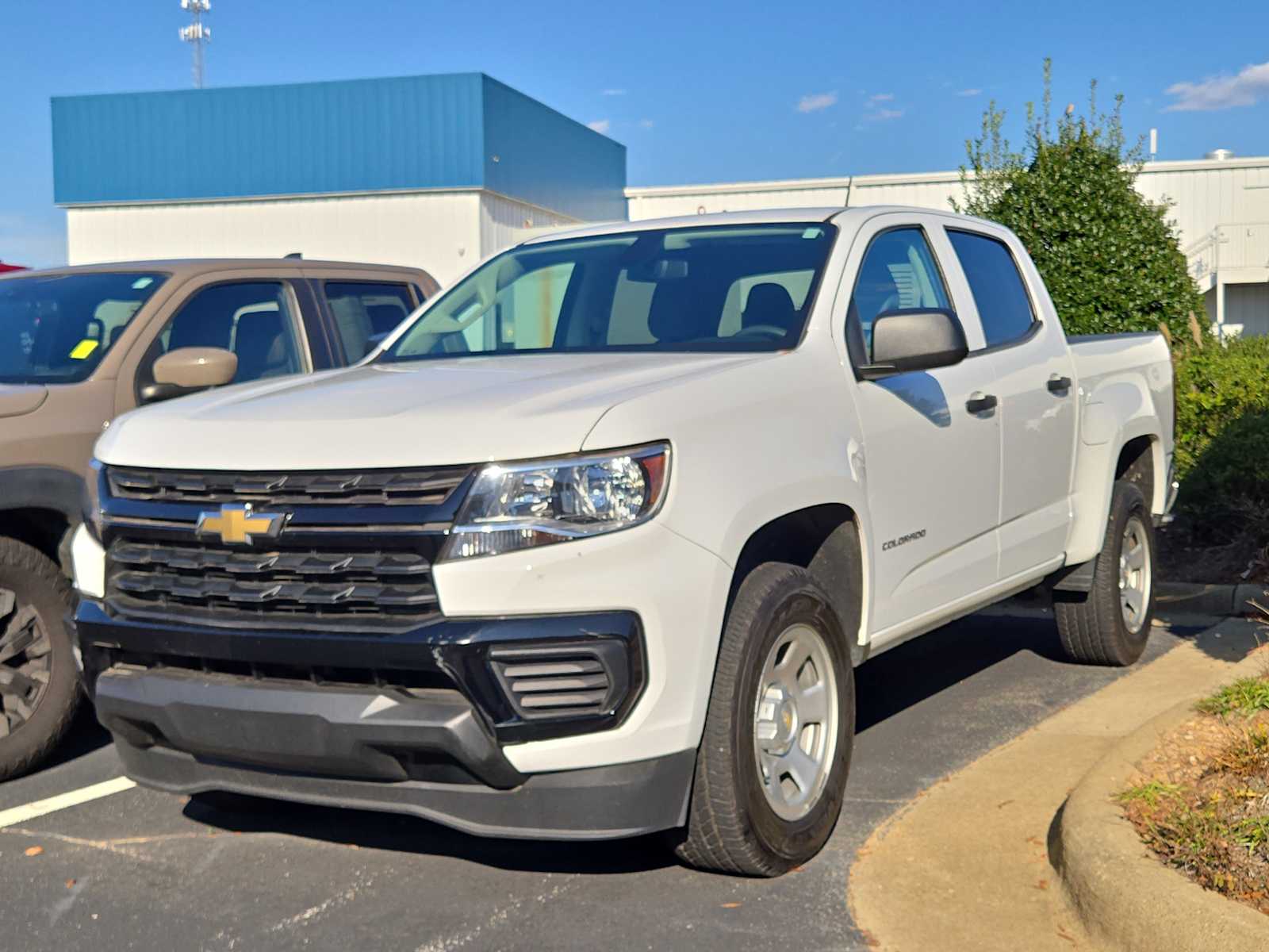 2022 Chevrolet Colorado Work Truck photo 3