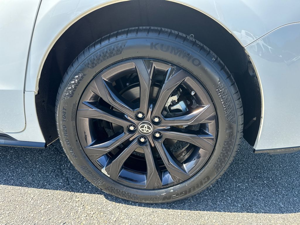 2023 Toyota Sienna XSE photo 19