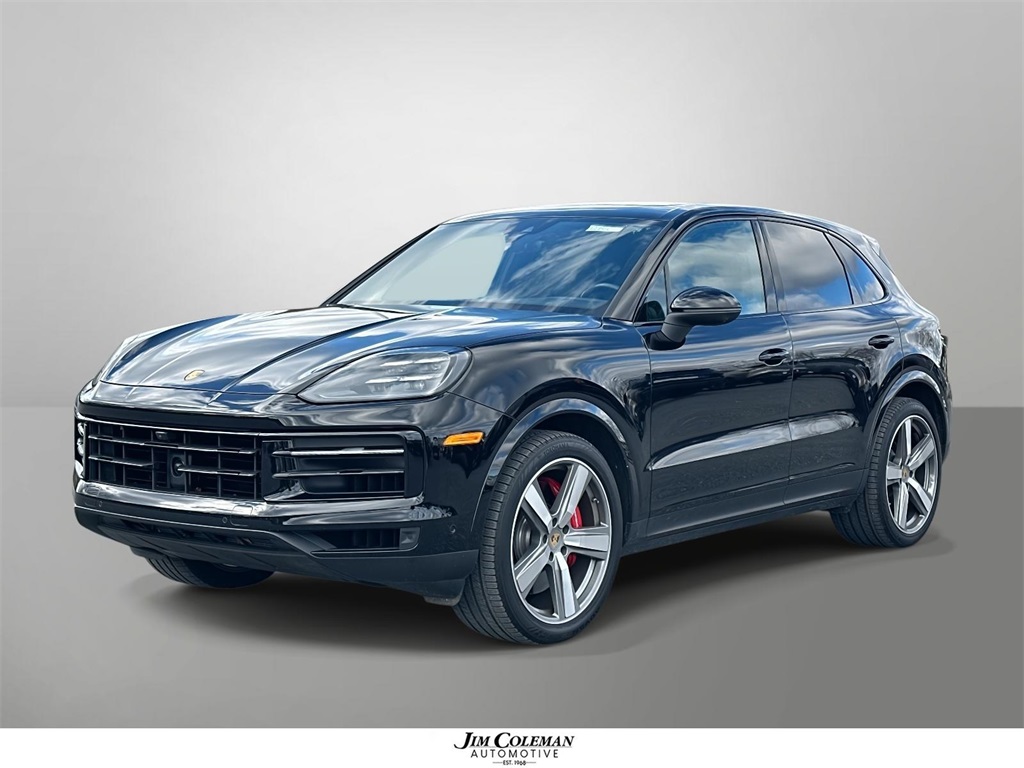 2024 Porsche Cayenne S's photo