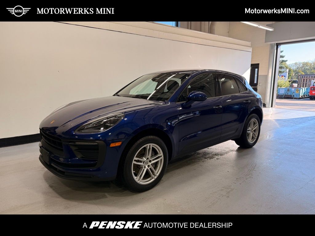 2022 Porsche Macan Base's photo