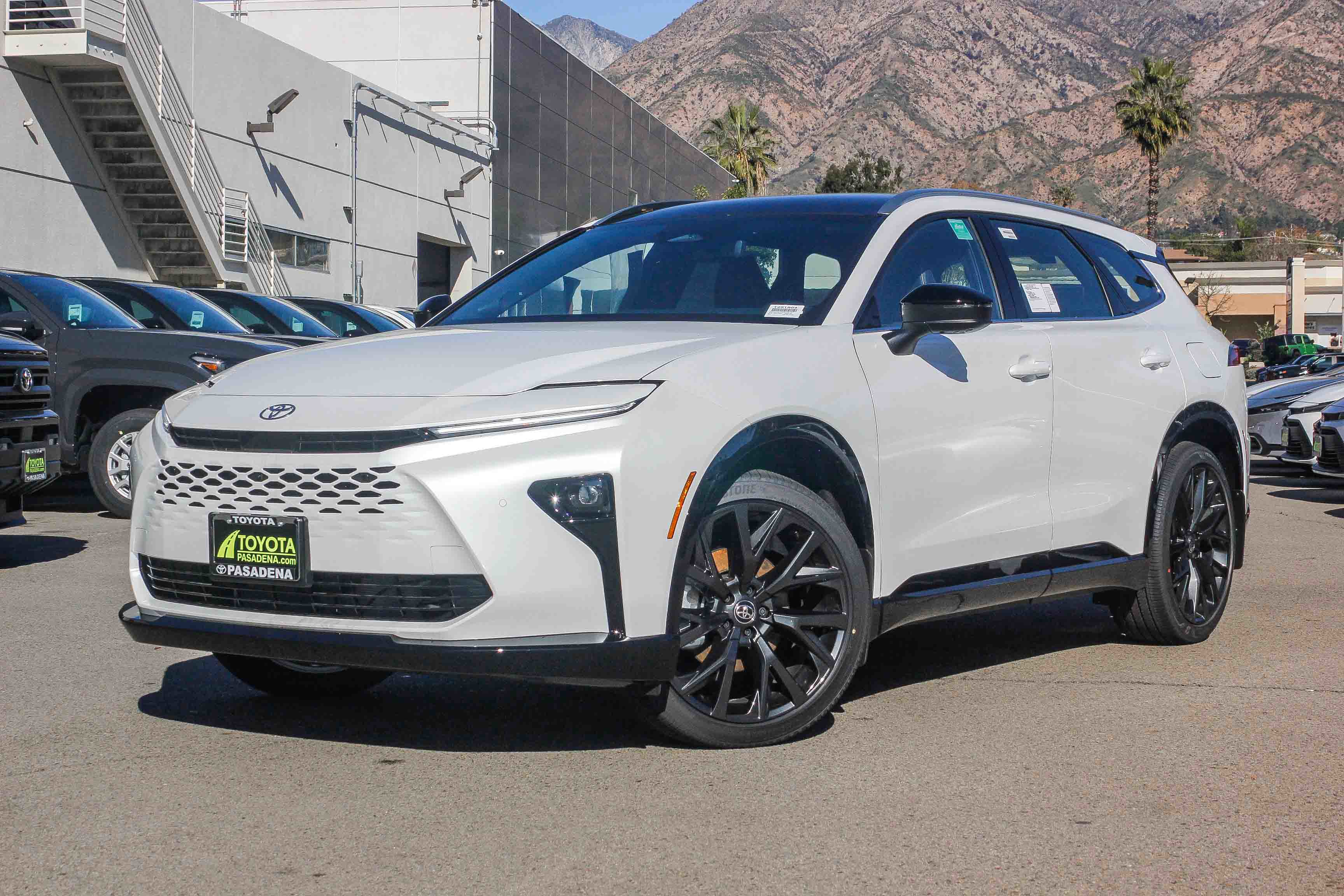 2025 Toyota Crown Signia Limited's photo