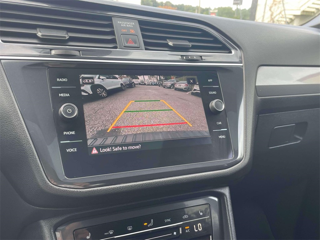 2022 Volkswagen Tiguan SE R-Line Black photo 24