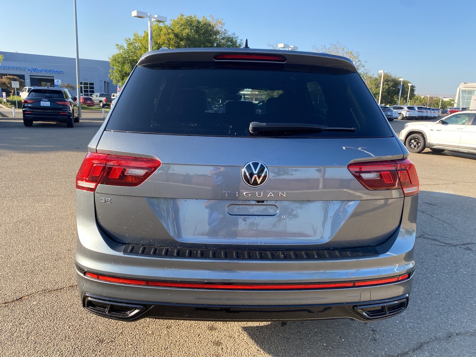 2023 Volkswagen Tiguan SE R-Line Black photo 6