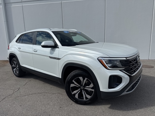 2026 Volkswagen Atlas Cross Sport SE photo 2