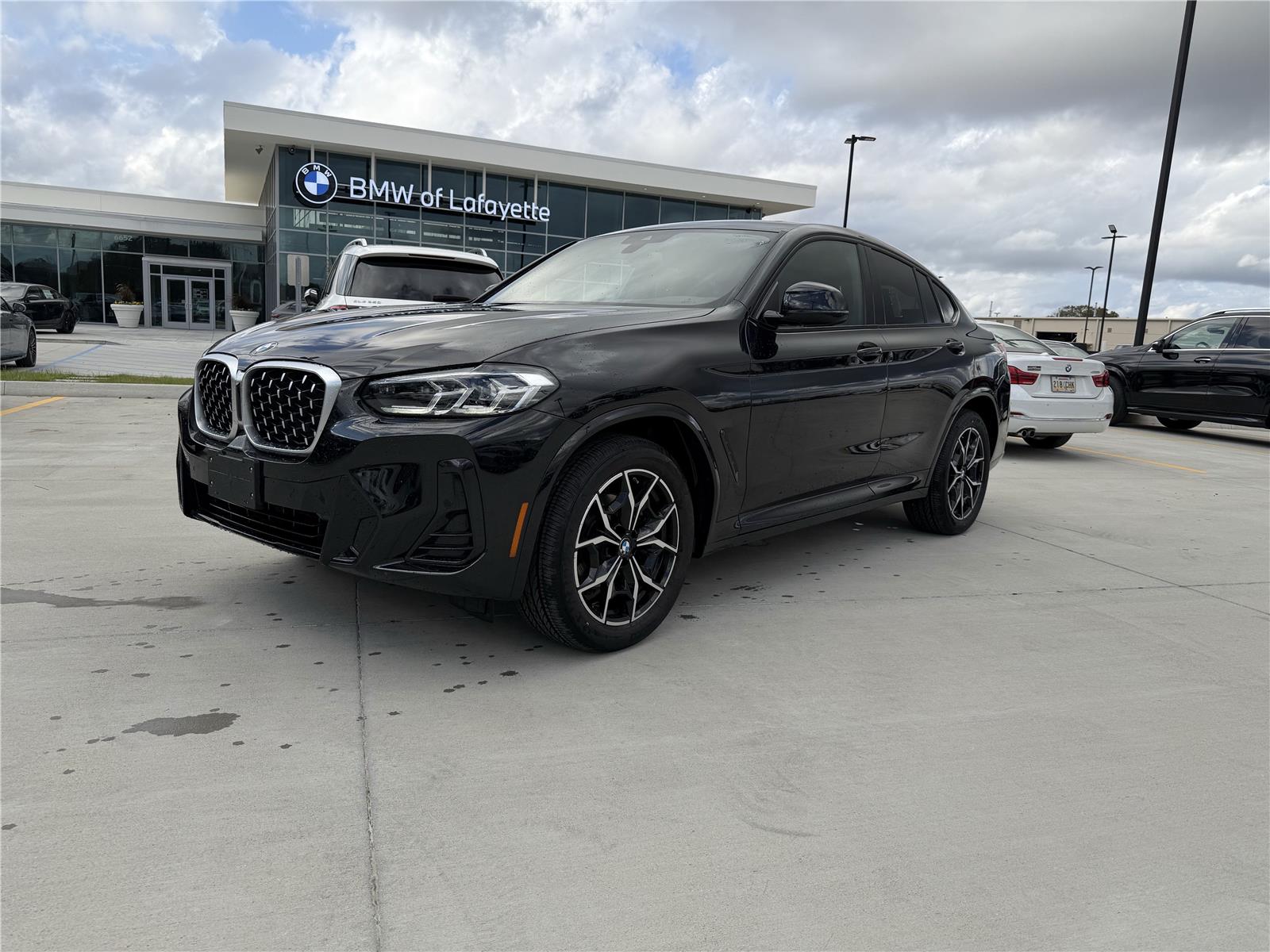 2025 BMW X4 30i's photo