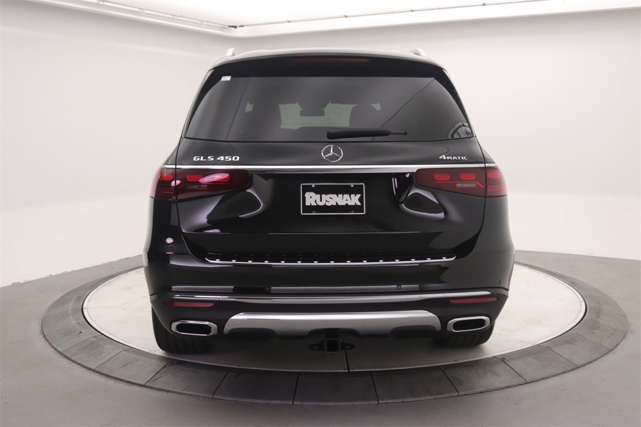 2025 Mercedes Benz GLS 450 4MATIC photo 3