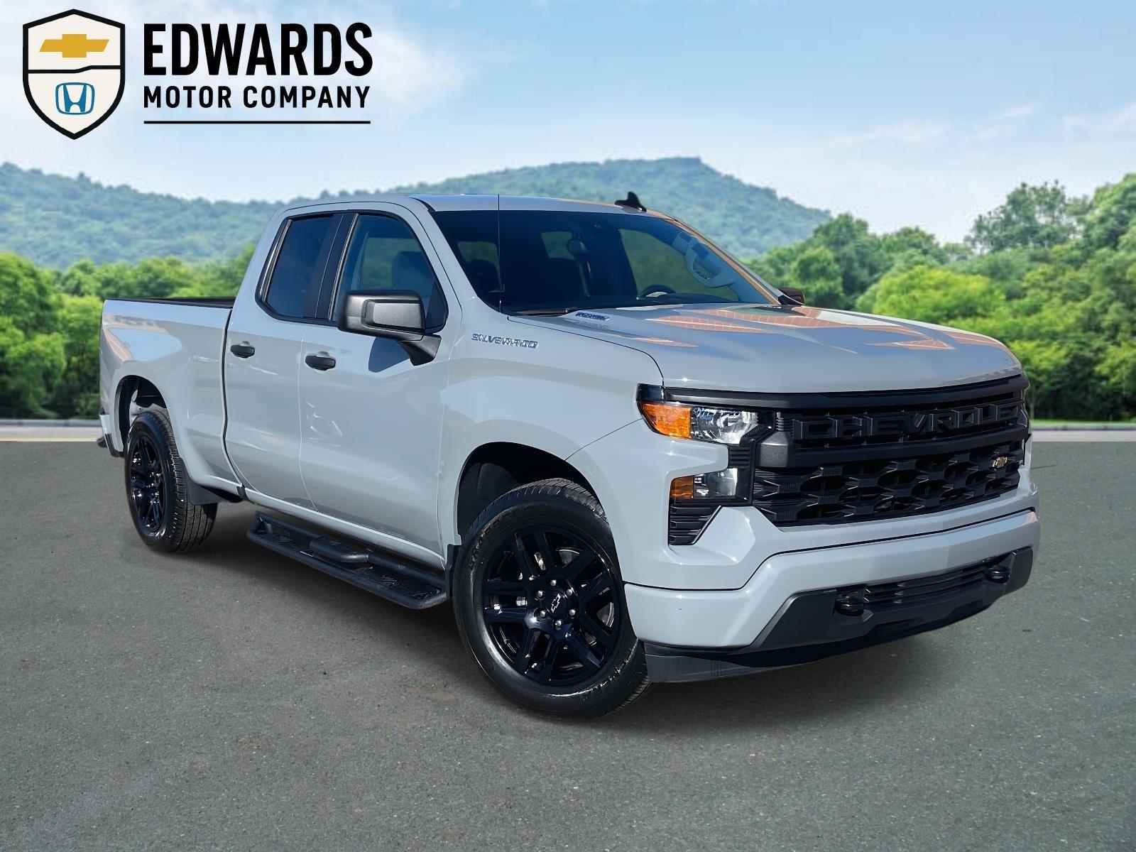2025 Chevrolet Silverado 1500 Custom's photo