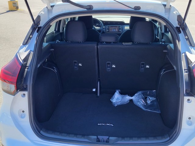 2025 Nissan Kicks Play S photo 4
