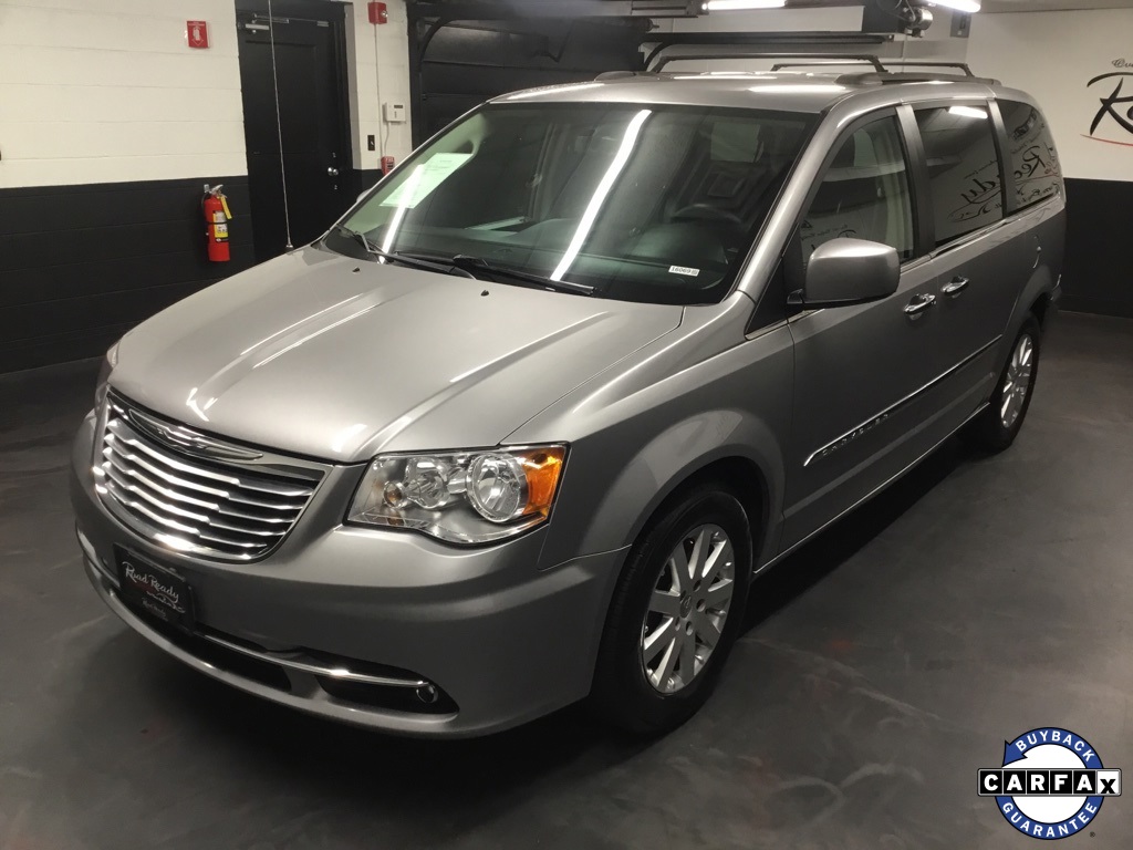 2015 Chrysler Town & Country Touring Vans in Ansonia 16069 Road
