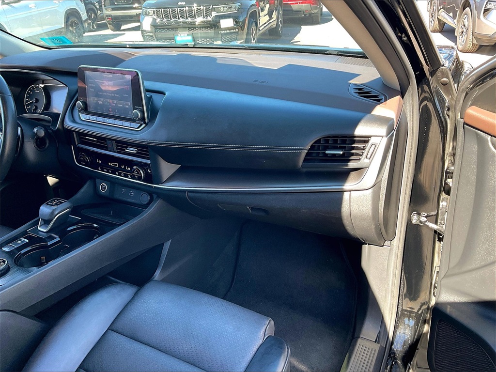 2023 Nissan Rogue SV photo 12