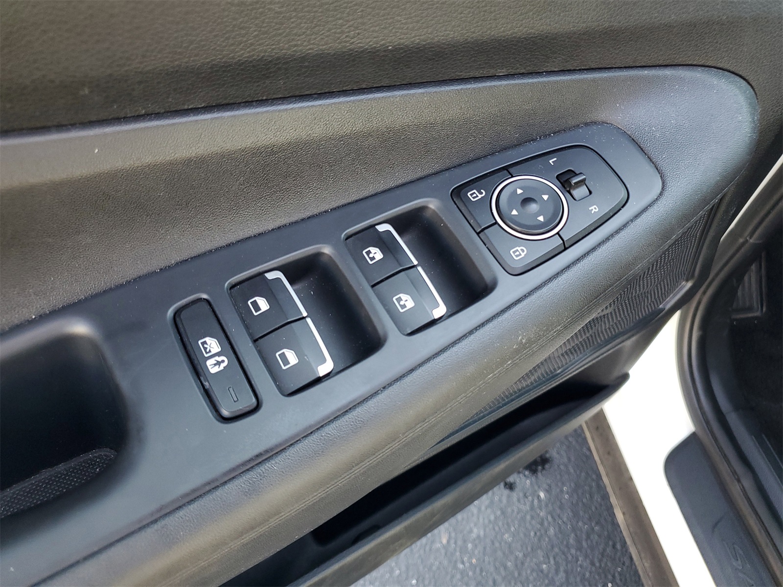 2023 Hyundai Santa Fe SEL photo 9