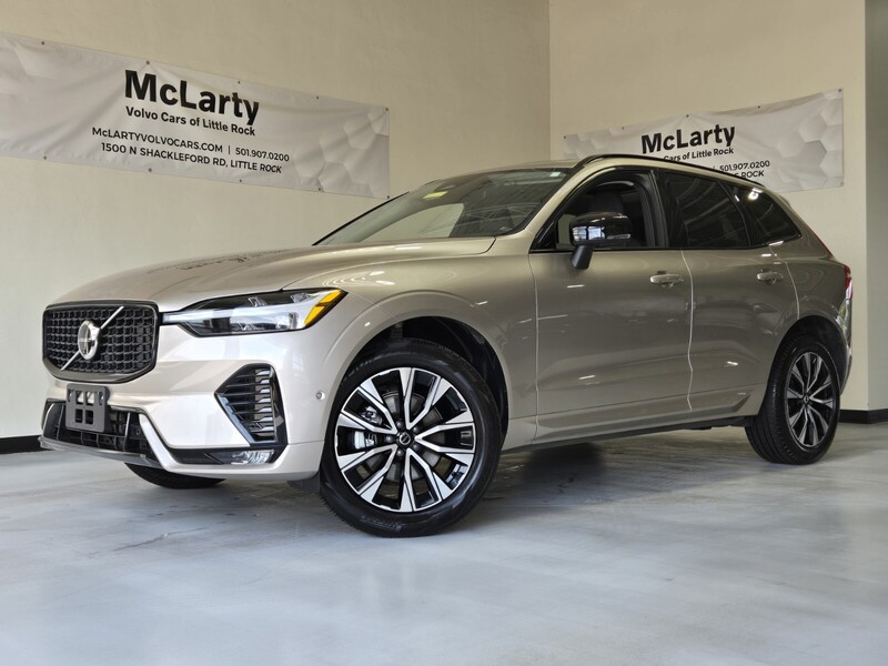 2025 Volvo XC60 B5 Plus photo 27