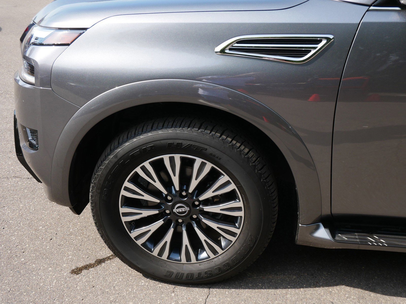 2024 Nissan Armada SL photo 9