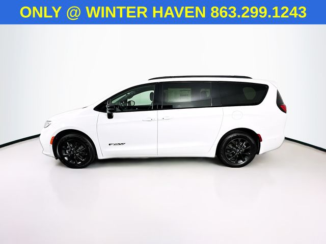 2025 Chrysler Pacifica photo 4