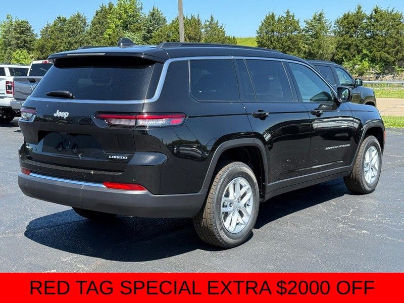 2025 Jeep Grand Cherokee Laredo X photo 3