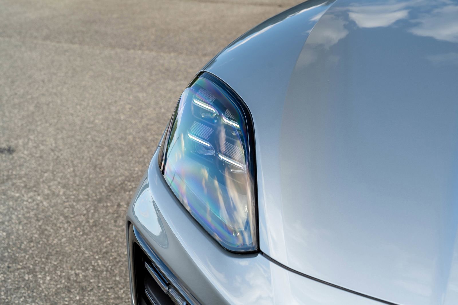 2026 Porsche Cayenne Base photo 19