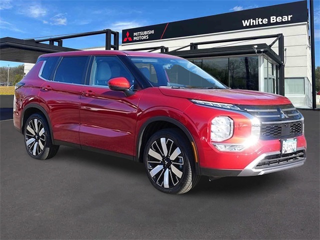 2025 Mitsubishi Outlander SE's photo