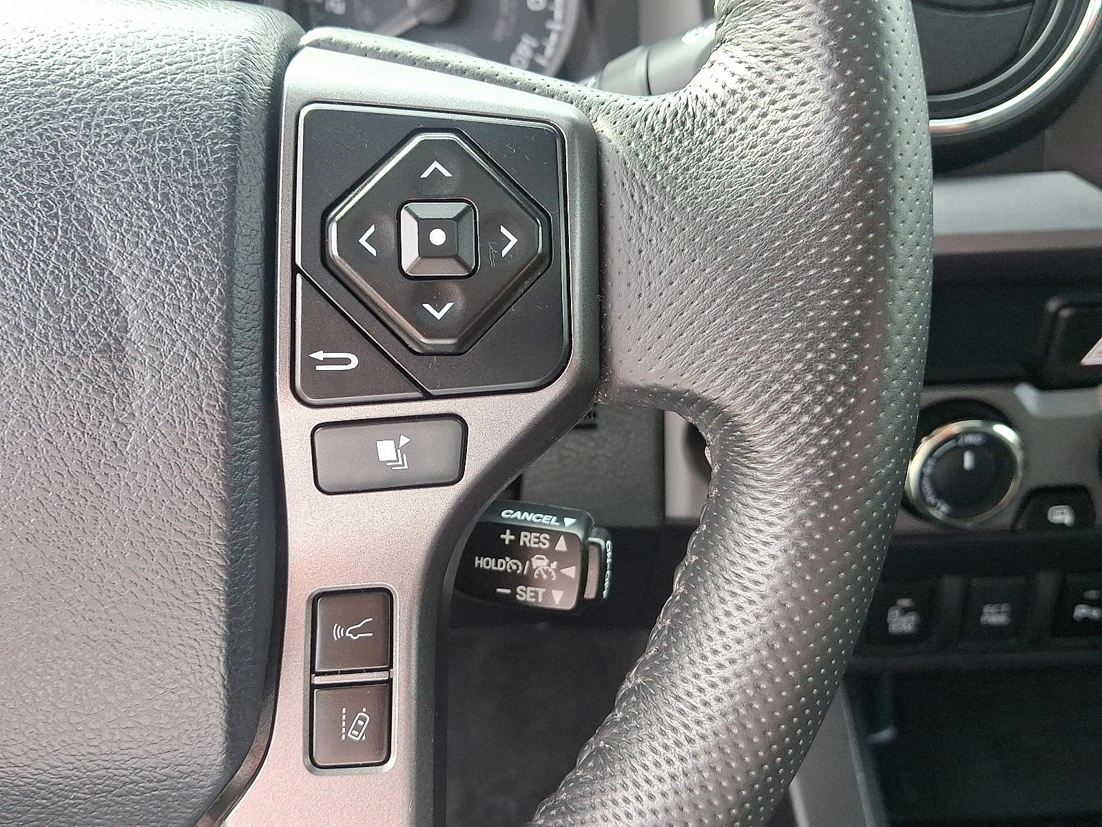 2020 Toyota Tacoma TRD Sport photo 24