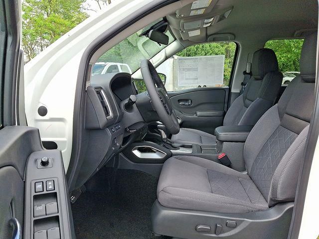 2025 Nissan Frontier SV photo 8