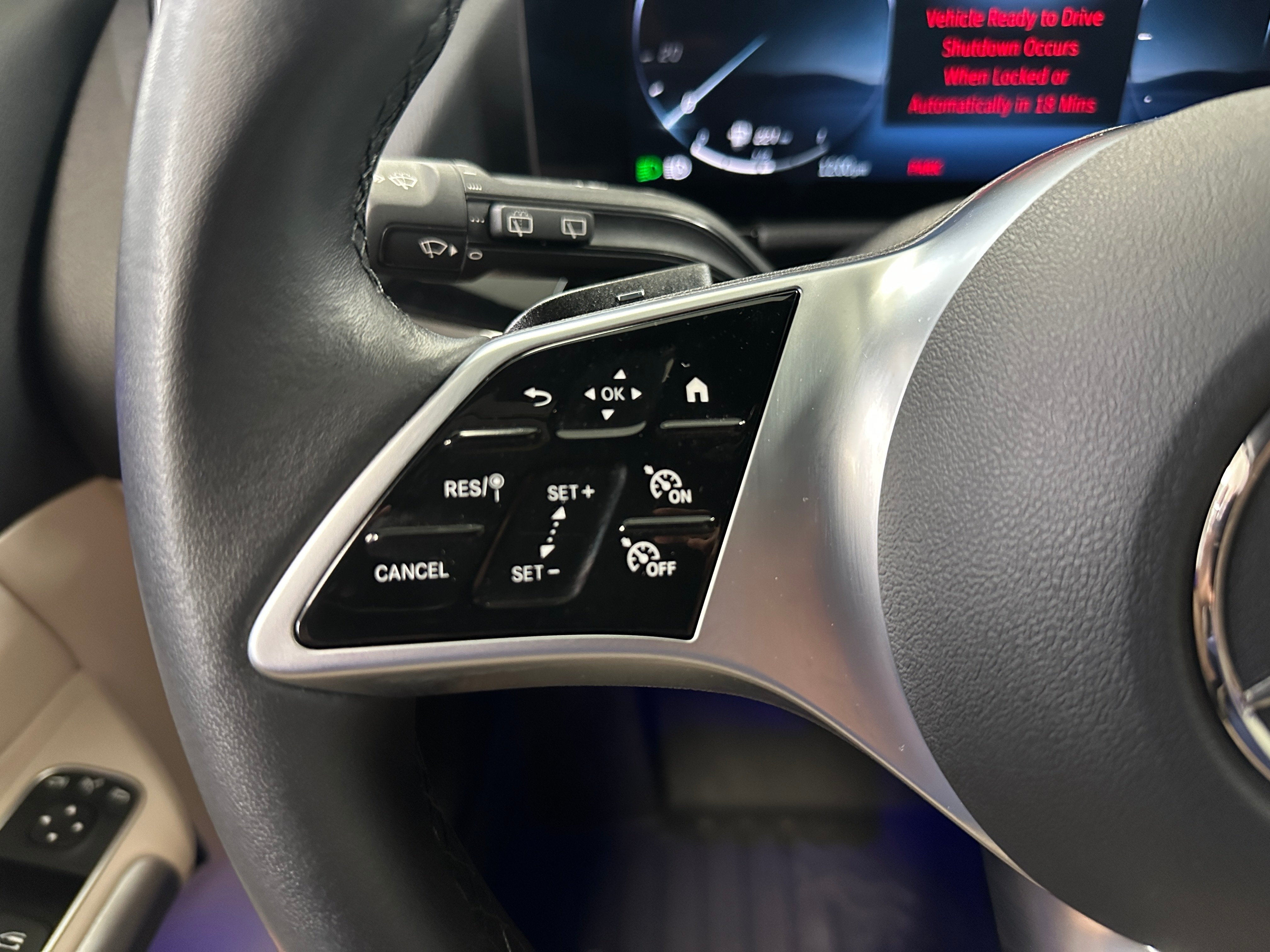 2024 Mercedes Benz GLA 250 4MATIC photo 3