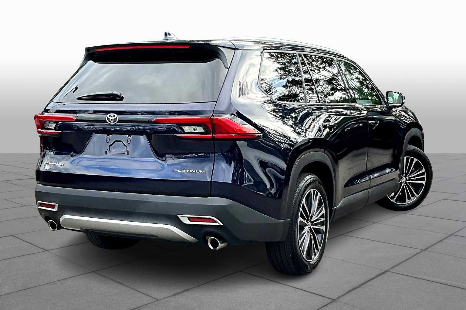 2024 Toyota Highlander Hybrid Platinum photo 11