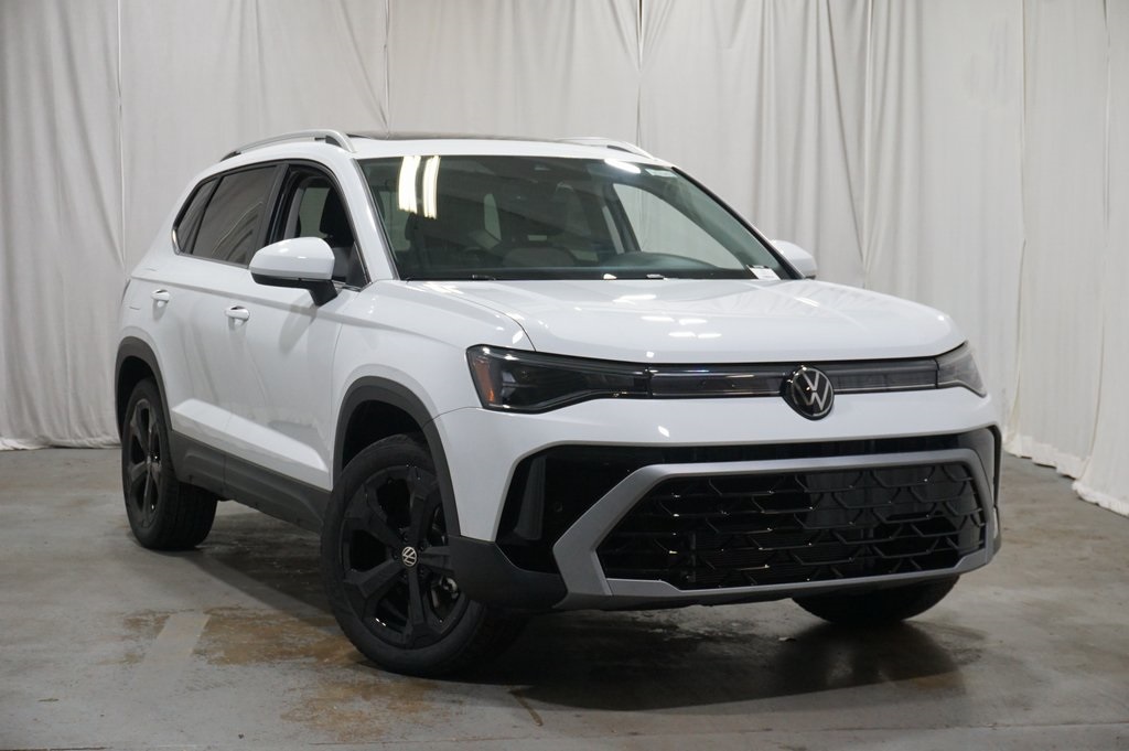2025 Volkswagen Taos SEL photo 2