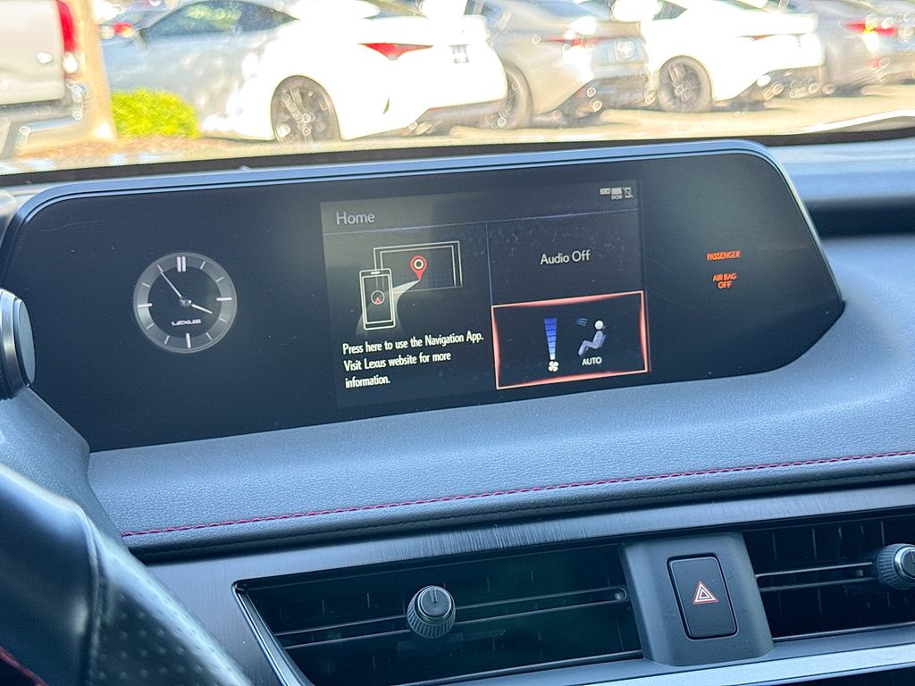 2022 Lexus UX 200 F SPORT photo 26