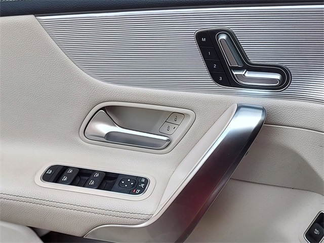 2021 Mercedes Benz CLA 250 photo 23