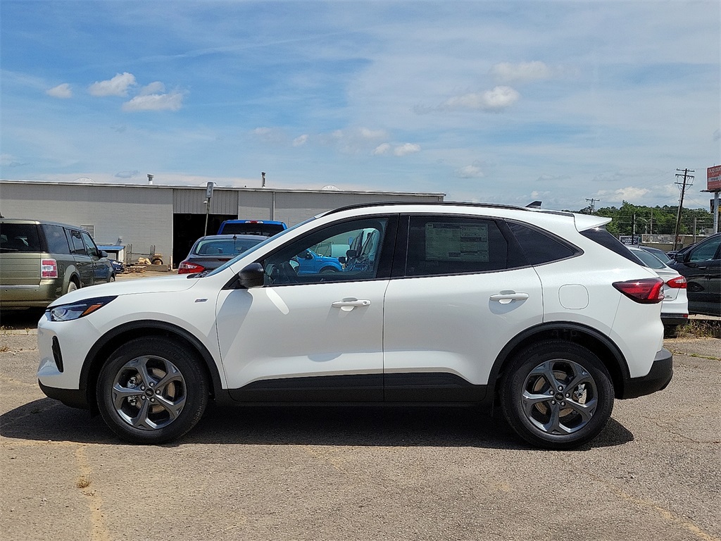 2025 Ford Escape ST-Line photo 3