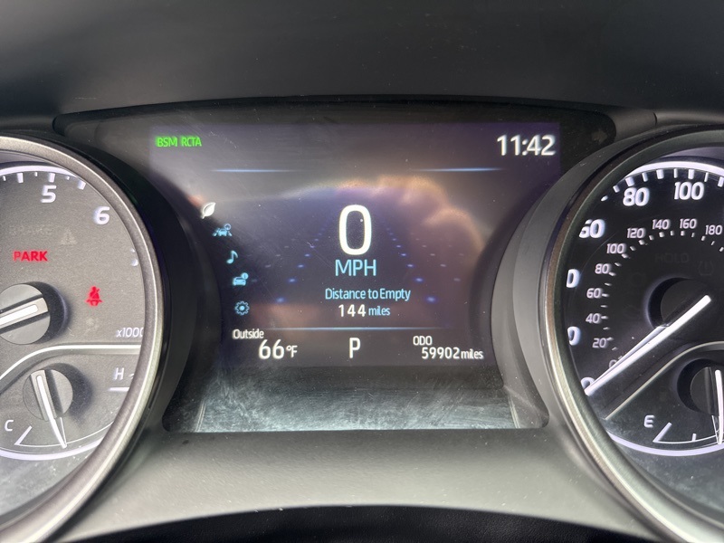 2022 Toyota Camry SE photo 11