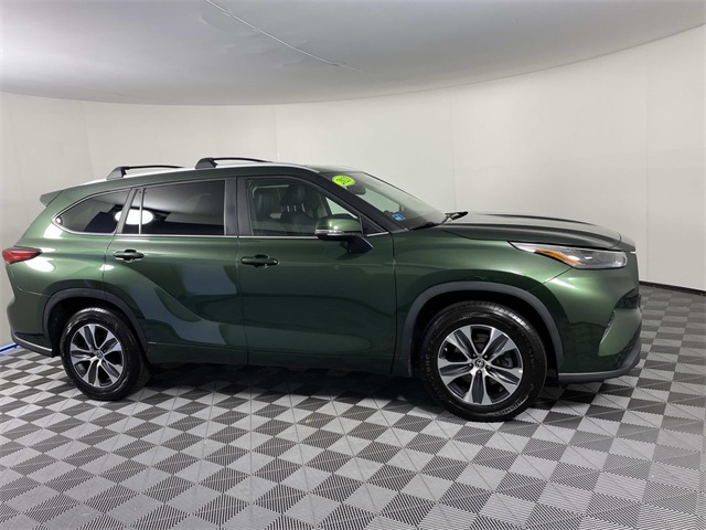 2023 Toyota Highlander XLE photo 9