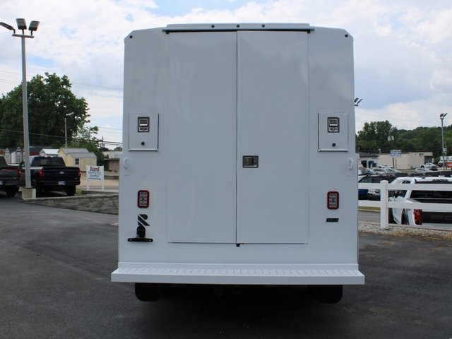 2026 Ford E-350 Base photo 4