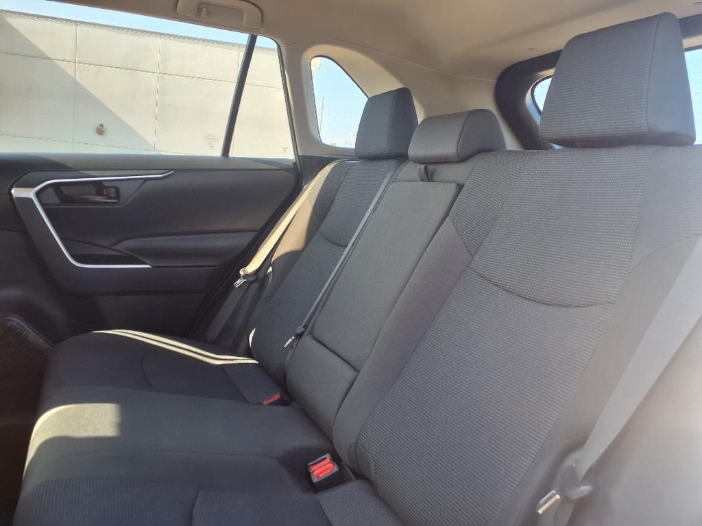 2024 Toyota RAV4 LE photo 5