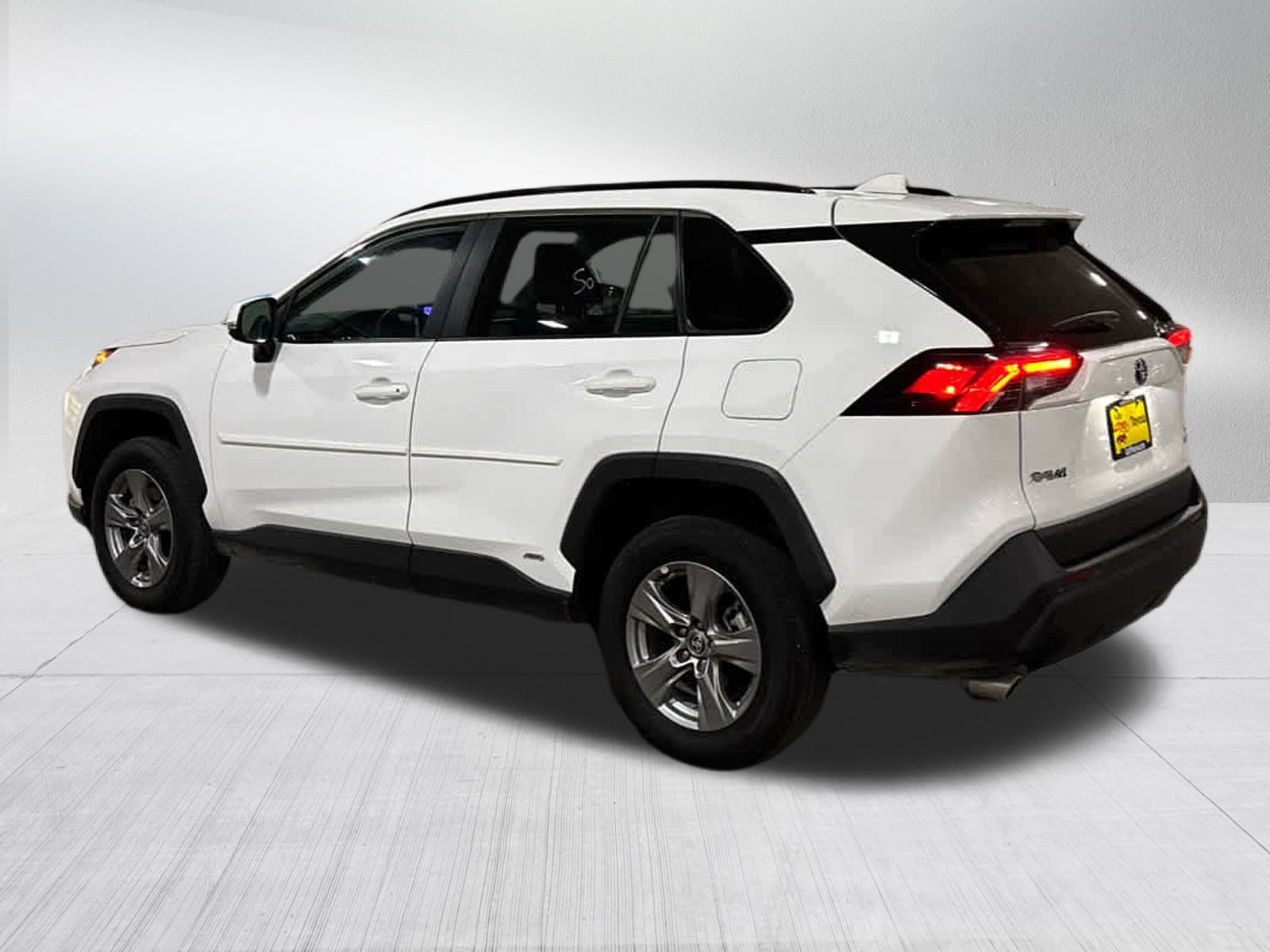 2024 Toyota RAV4 Hybrid LE photo 4