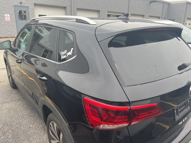 2022 Volkswagen Taos SE photo 4