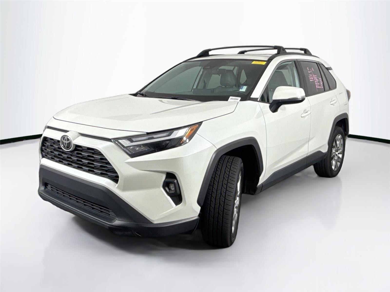 2022 Toyota RAV4 XLE Premium photo 2