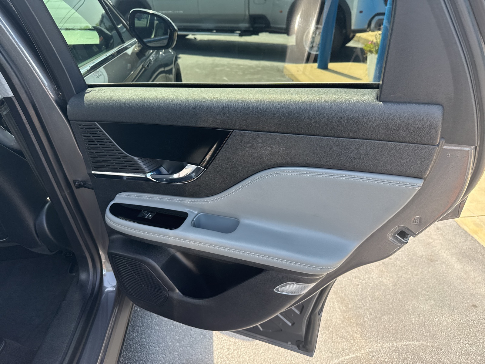 2021 Lincoln Corsair Standard photo 25