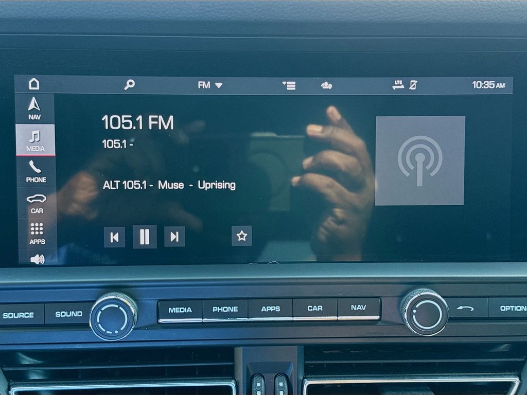 2021 Porsche Macan Base photo 19